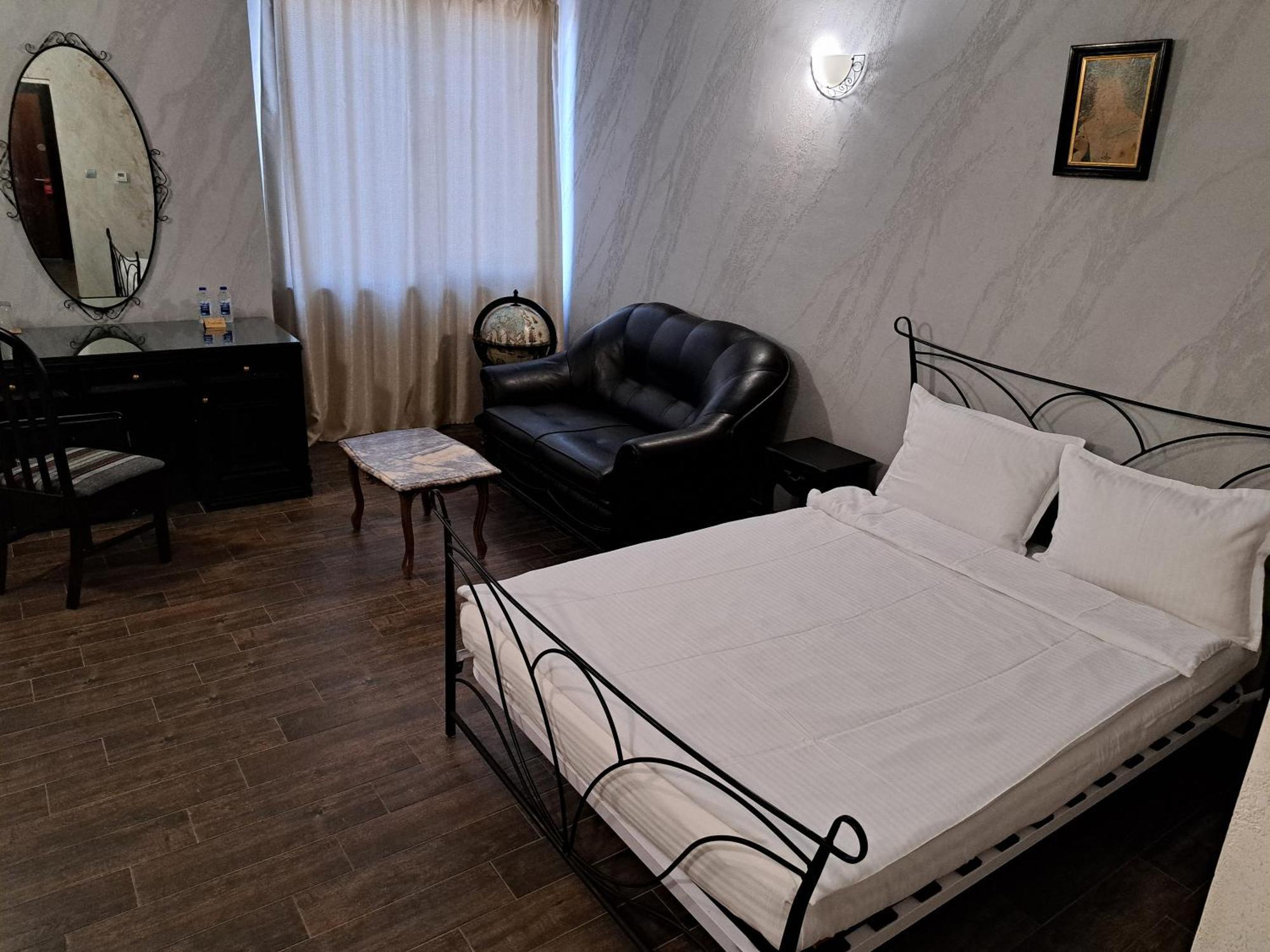 Хотел Антик Pernik Ngoại thất bức ảnh