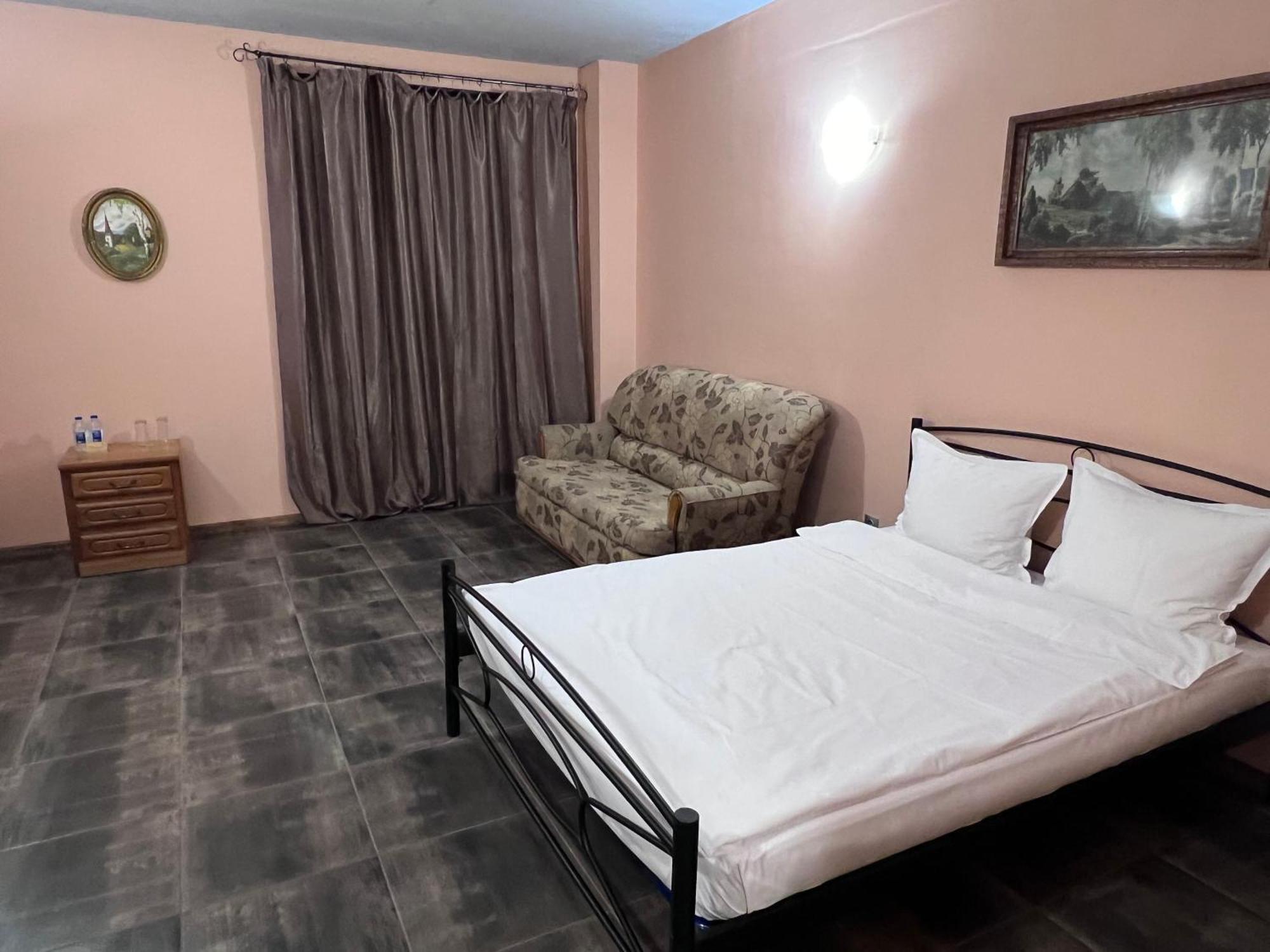 Хотел Антик Pernik Ngoại thất bức ảnh
